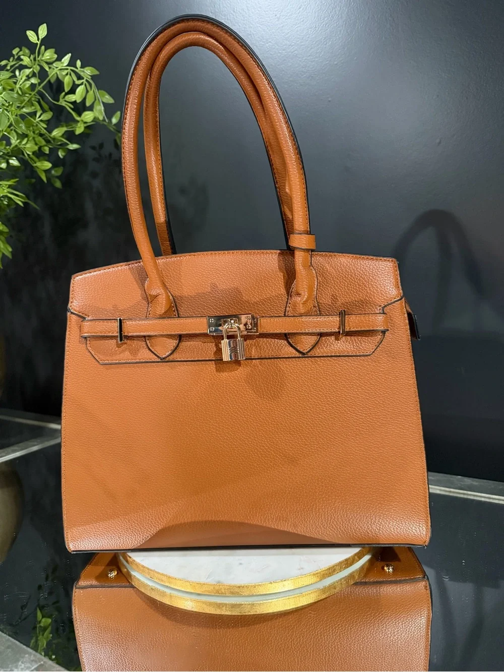 Classic Structured Leather Tote Bag - Tan